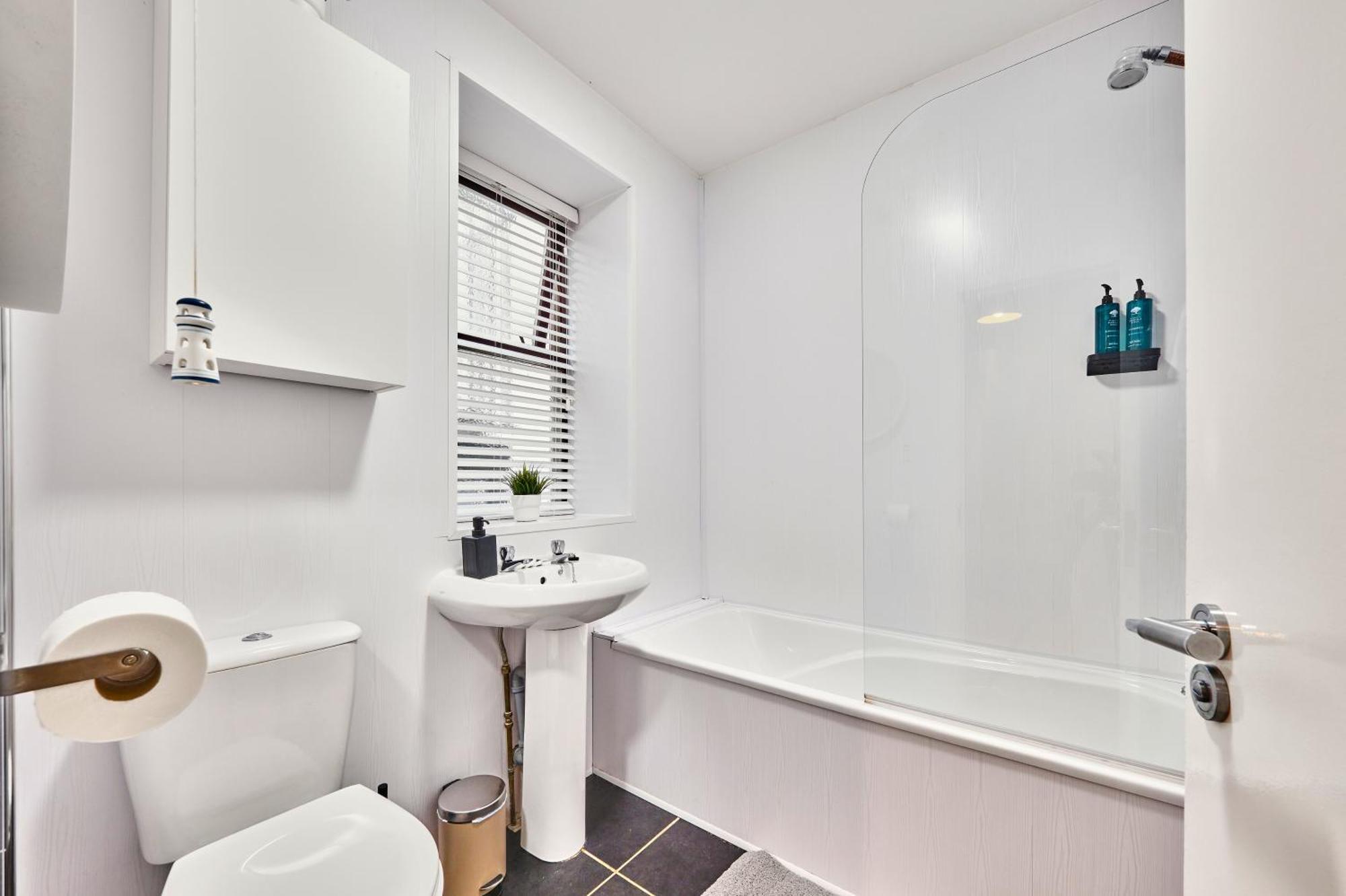 2 Dunluce Green - Portrush By The Sea Bagian luar foto