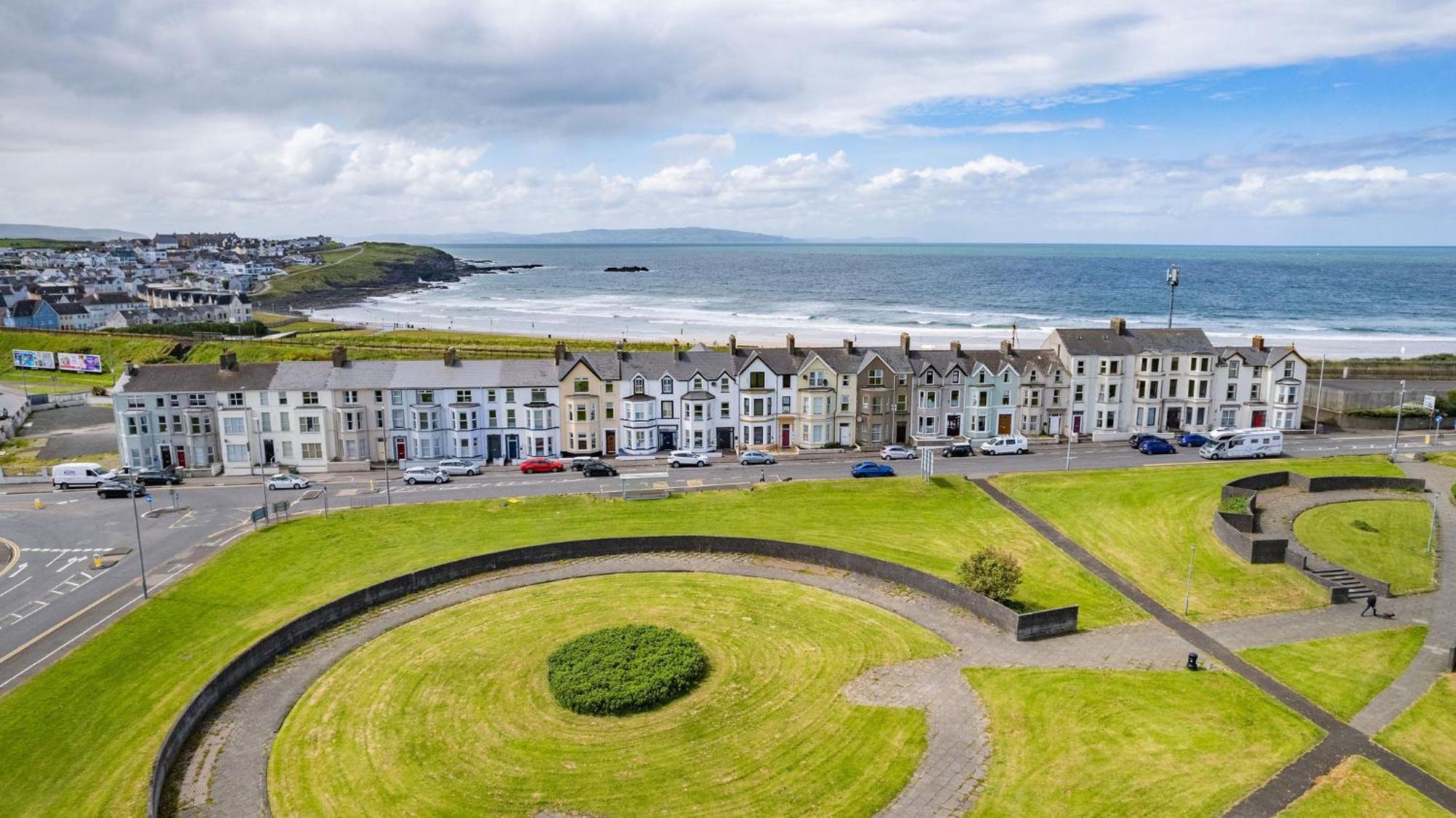 2 Dunluce Green - Portrush By The Sea Bagian luar foto