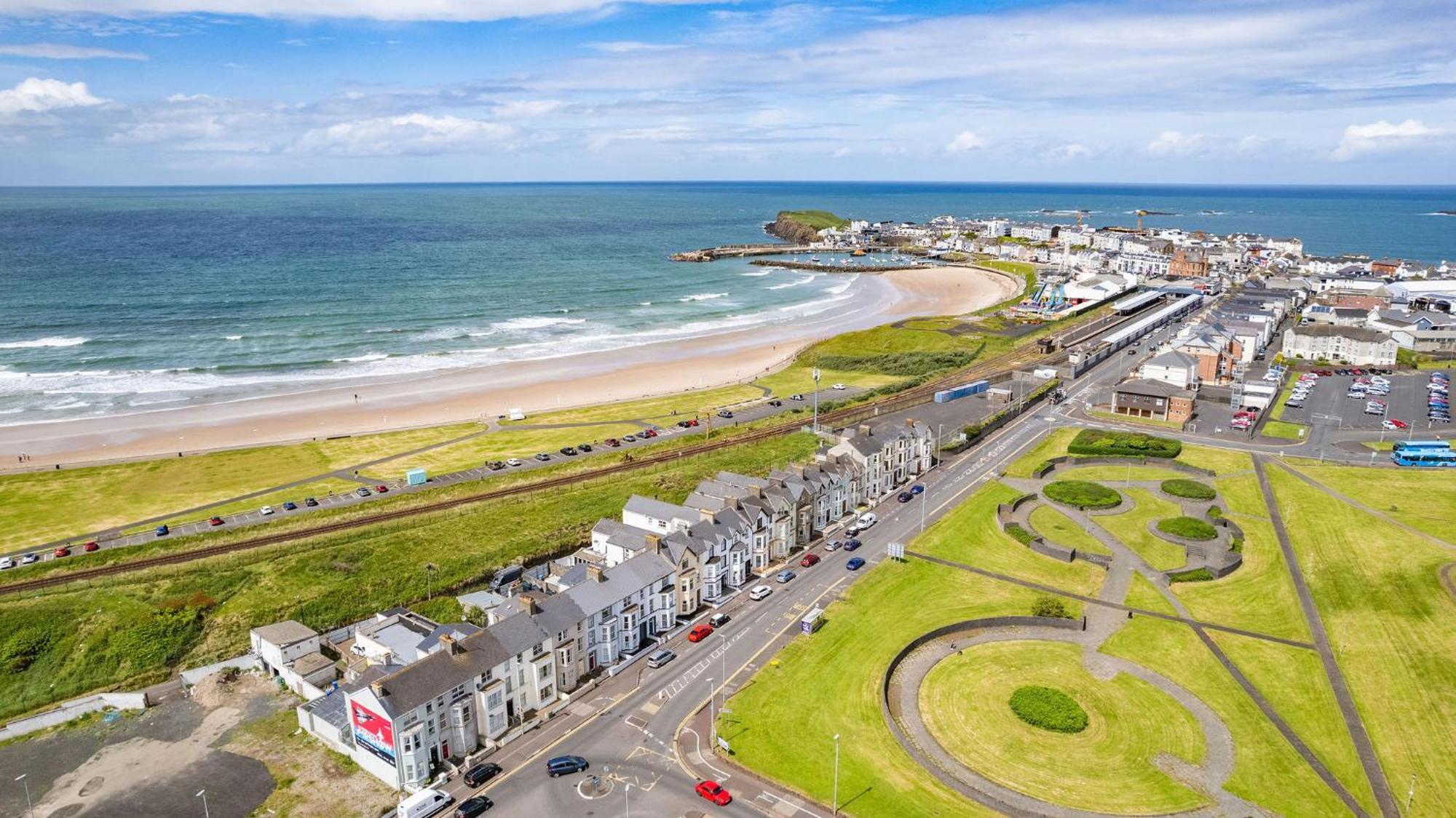 2 Dunluce Green - Portrush By The Sea Bagian luar foto