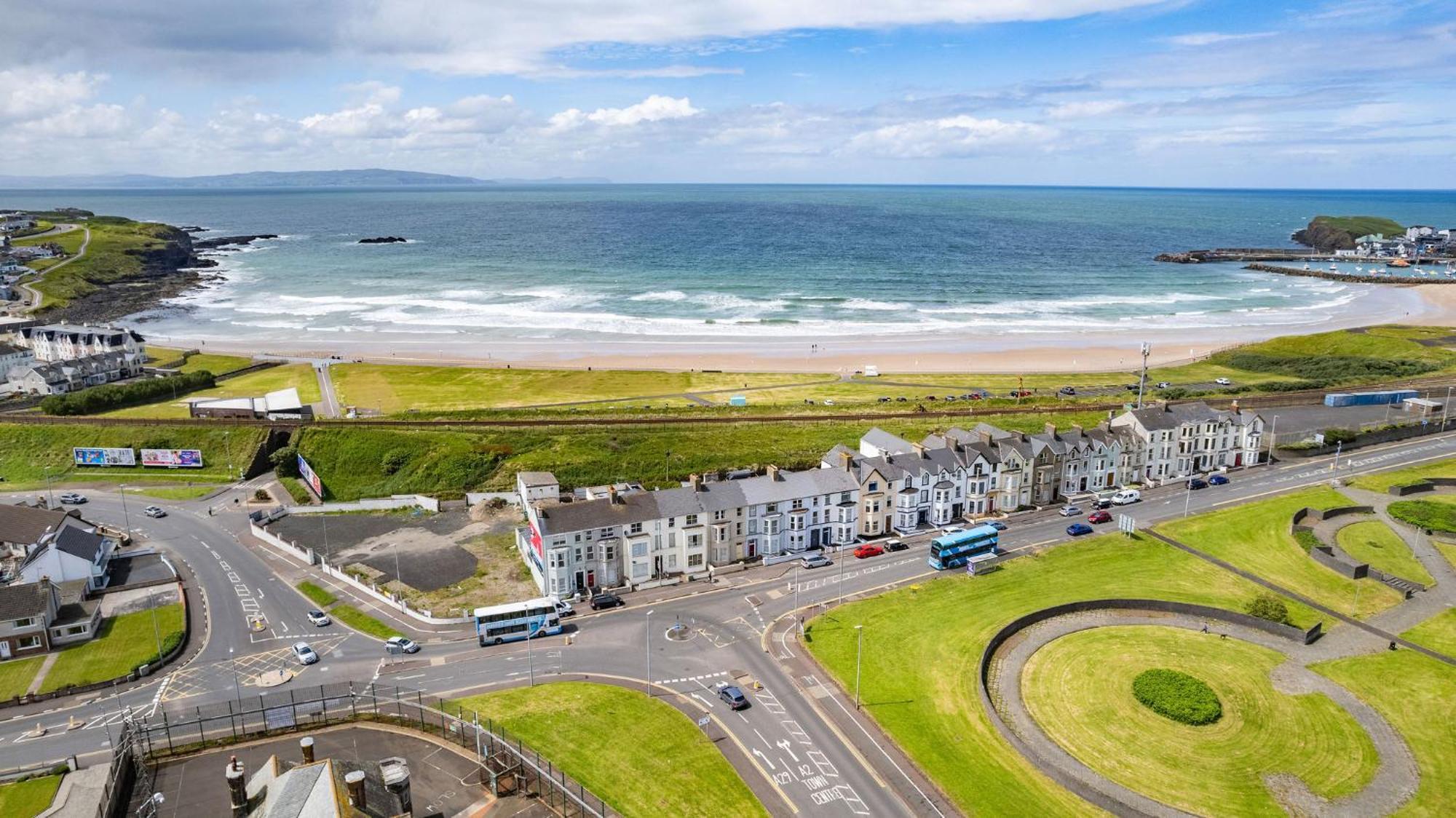 2 Dunluce Green - Portrush By The Sea Bagian luar foto